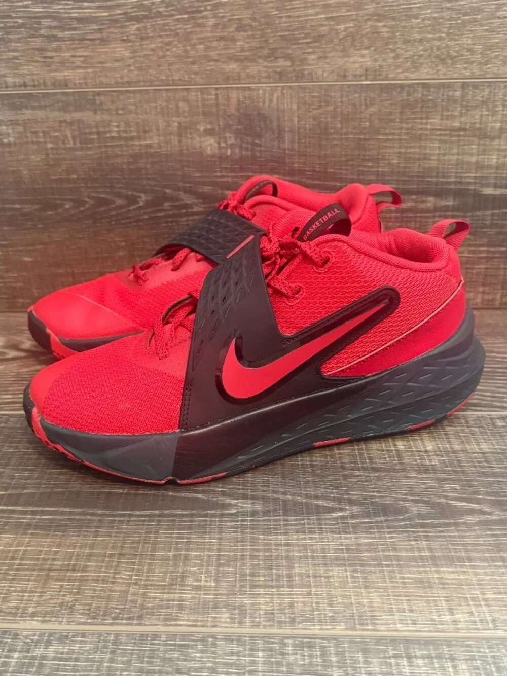 Nike Team Hustle D 12 Big Kid’s Basketball Shoes – Size 7Y